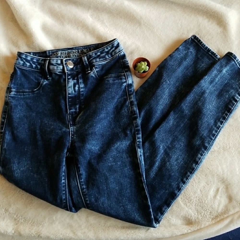 🌸American Eagle lightly acid washed jeans🌸